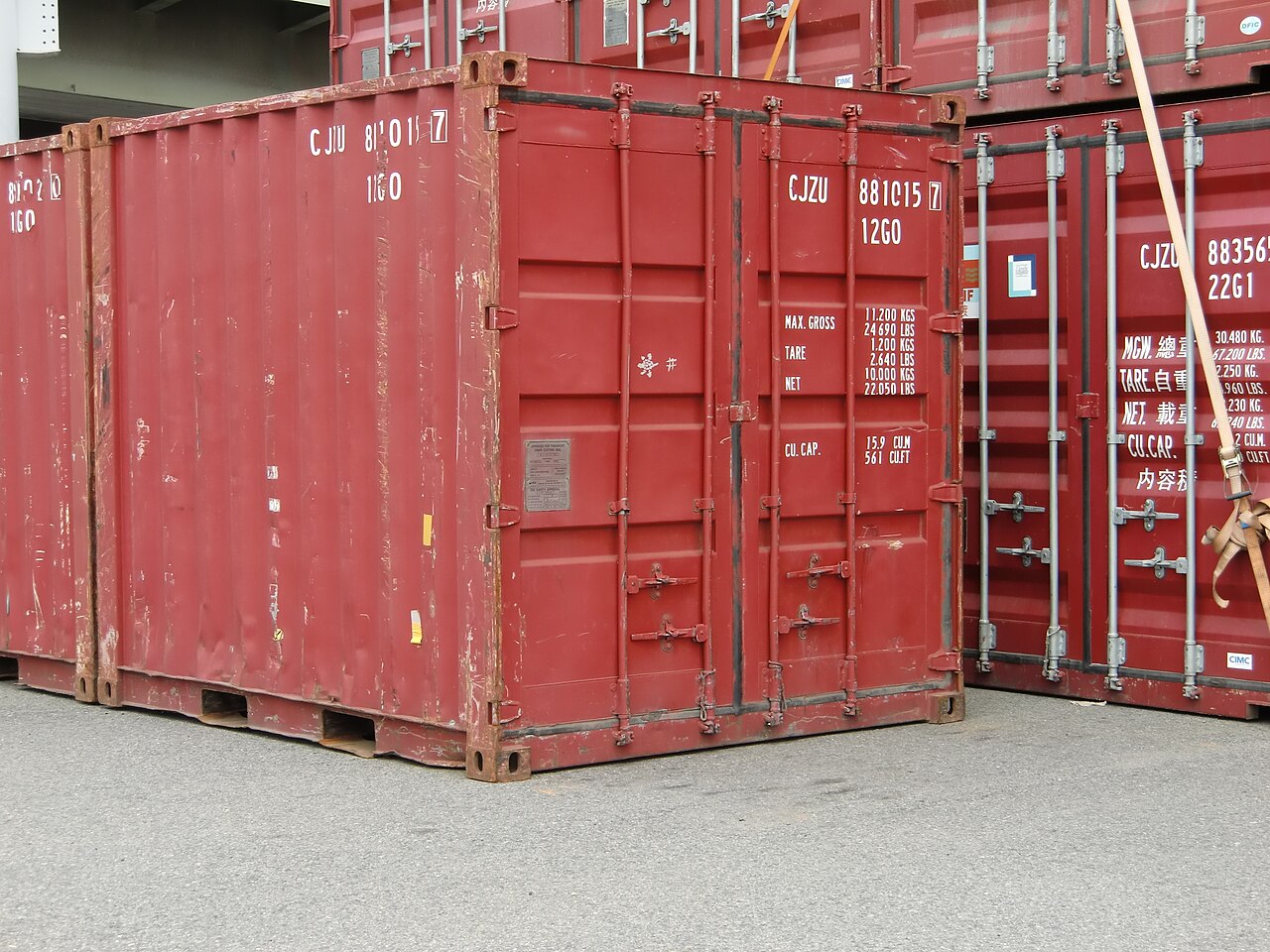 A 10 ft standard shipping container of the type the HPL-10 is built from.